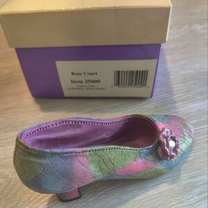 Just The Right Shoe - Rose Court